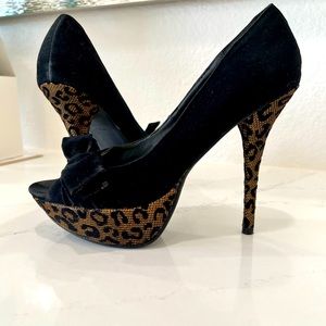Platform stiletto leopard pumps size 7.5